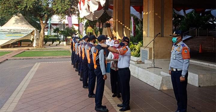 BENARKAH 8 PETUGAS DISHUB DKI YANG VIRAL DIPECAT ?