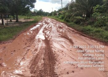 Akses Menuju Tungkal Ilir Banyuasin Bagaikan Kubangan Kerbau