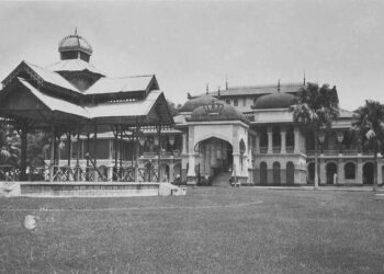 Sultan Deli Pertama Keturunan India Beristerikan  Surbakti.