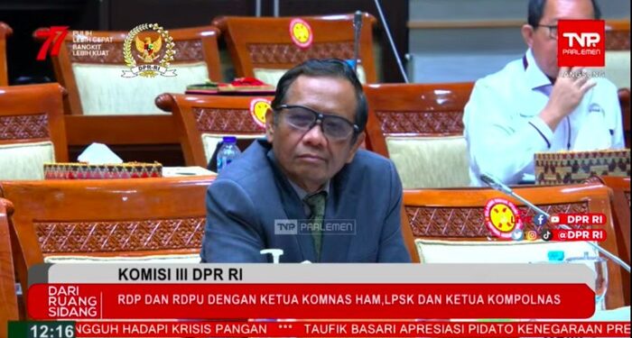 Mahfud MD  Mempersilahkan  Kompolnas Bubar