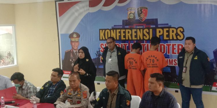 Polda Sumsel Bekuk Dua Pelaku Penukaran Ilegal BBM Solar di Muara Enim