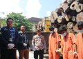 Ratusan Gelondongan Kayu Hasil Pembalakan Liar 5 Sopir Truk Diamankan Polda Sumsel