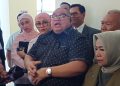 RAZMAN ARIF NASUTION DITUNTUT 2 TAHUN PENJARA DALAM KASUS PENCEMARAN NAMA BAIK HOTMAN PARIS